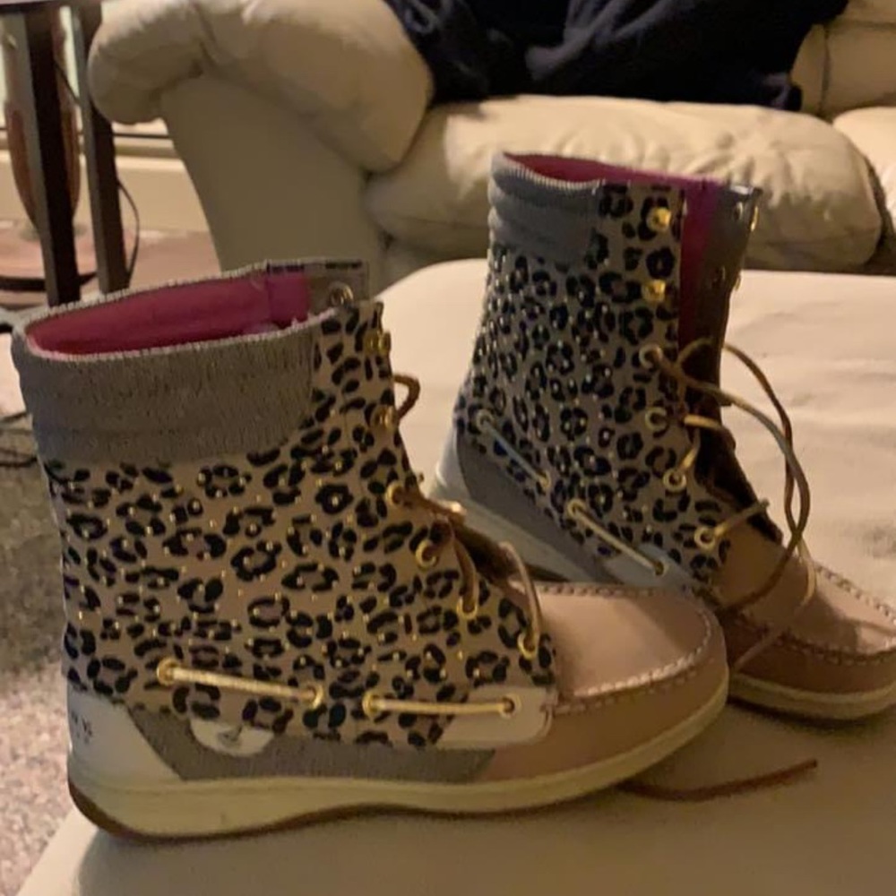 Womens Sperry Topsider tall boots. Size 7